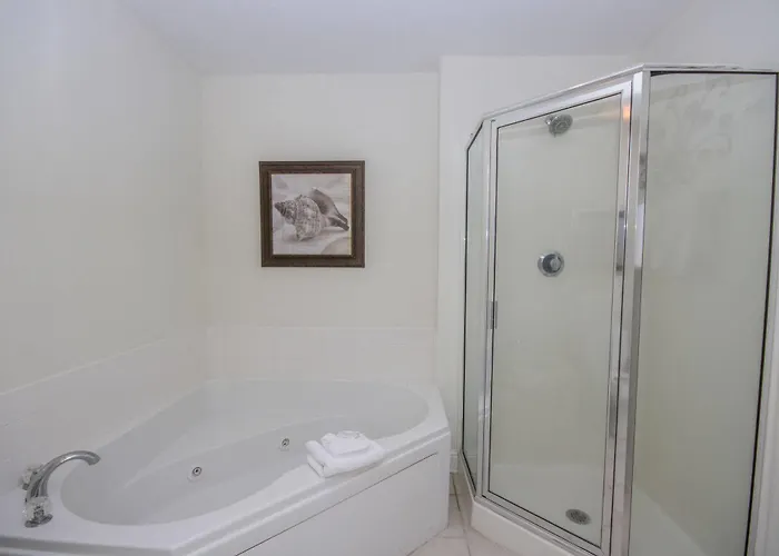 Hotel The Lighthouse By Young's Suncoast 3*