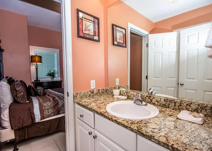 Hotel The Lighthouse By Young's Suncoast 3*