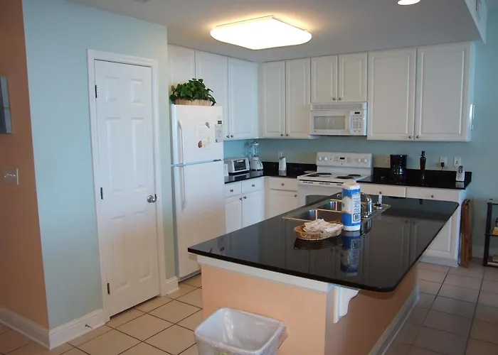 The Lighthouse By Young's Suncoast 3*