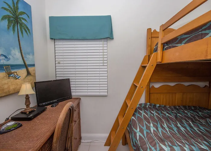 The Lighthouse By Young's Suncoast 3*