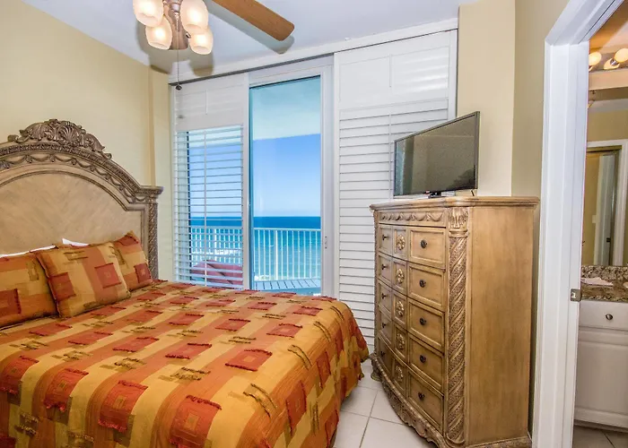 The Lighthouse By Young's Suncoast 3*