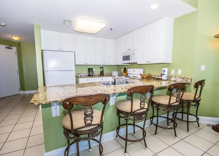The Lighthouse By Young's Suncoast 3*